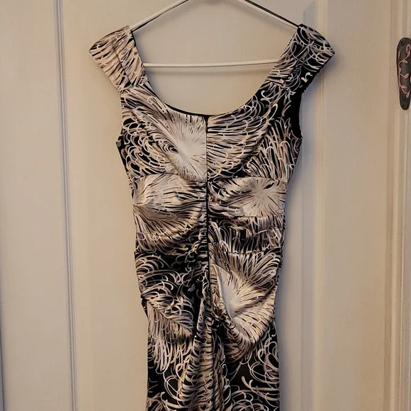 Y2K Vibe London Times Ruched Swirl Print Bodycon Dress - Picture 5 of 14